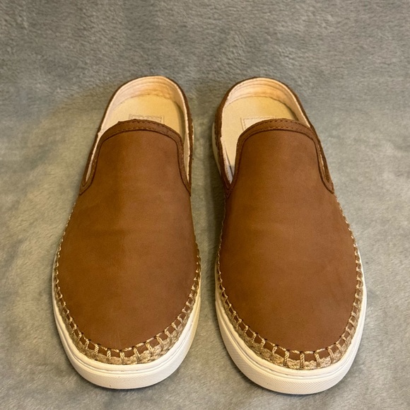 Women’s UGG Nubuck Suede Espadrille inspired sneaker, Chestnut color, Size 10 - Picture 2 of 6